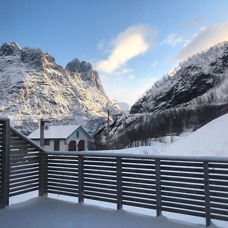 Segla Guesthouse - With View Of Fjord Fjordgard Bagian luar foto