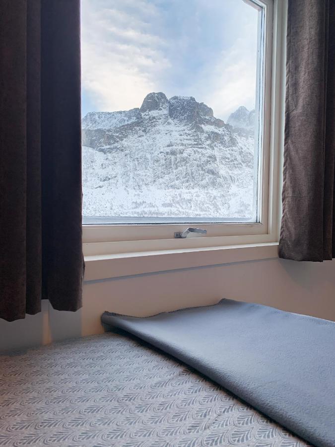 Segla Guesthouse - With View Of Fjord Fjordgard Bagian luar foto