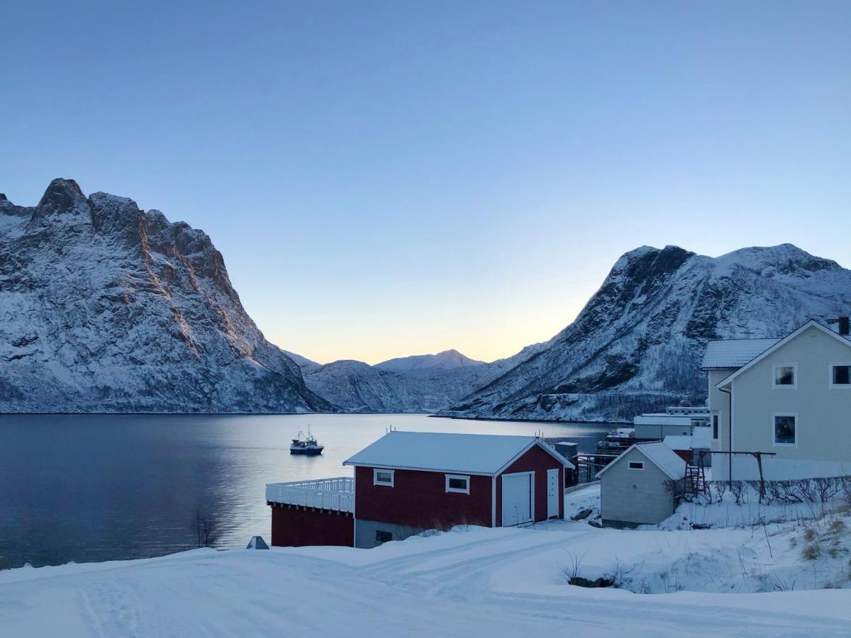 Segla Guesthouse - With View Of Fjord Fjordgard Bagian luar foto