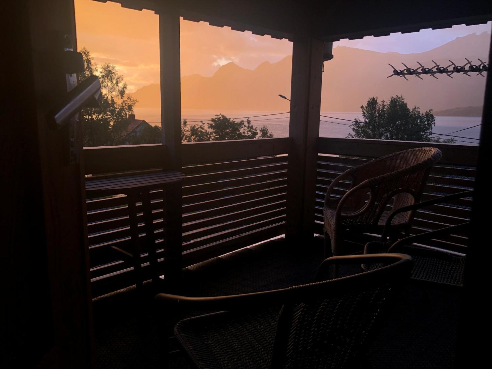 Segla Guesthouse - With View Of Fjord Fjordgard Bagian luar foto