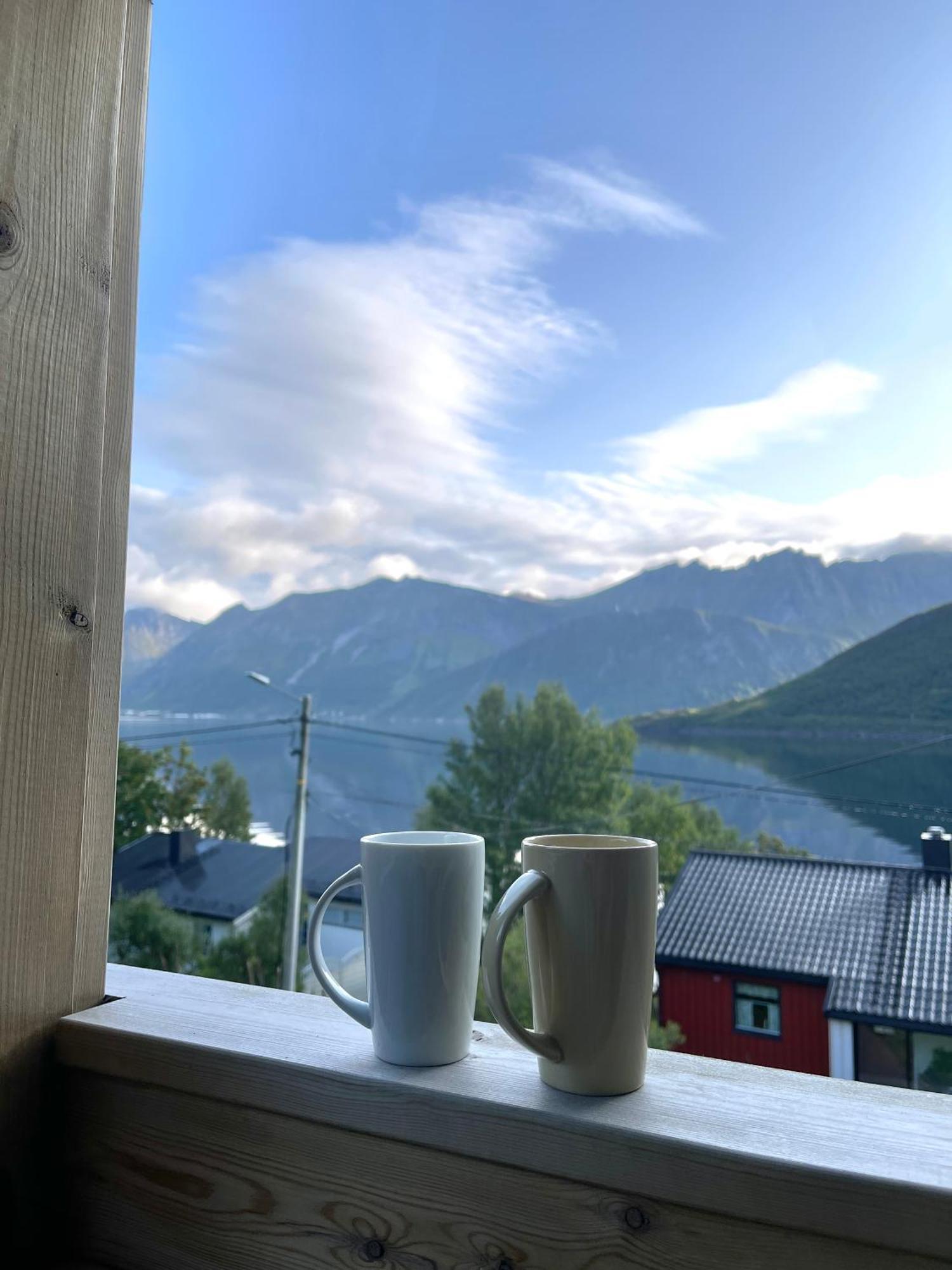 Segla Guesthouse - With View Of Fjord Fjordgard Bagian luar foto