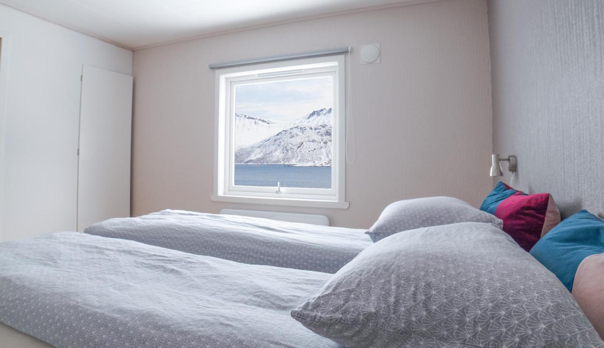Segla Guesthouse - With View Of Fjord Fjordgard Ruang foto