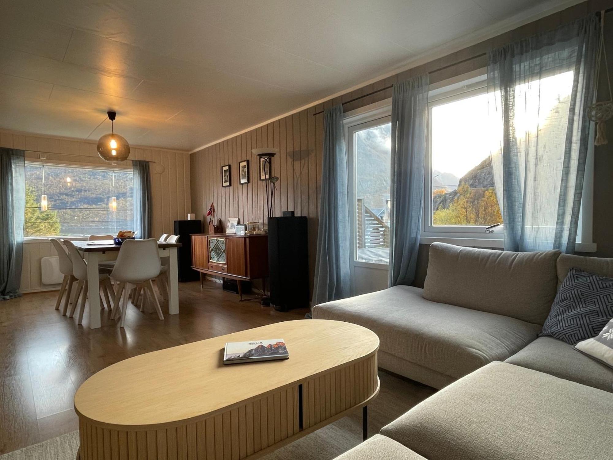 Segla Guesthouse - With View Of Fjord Fjordgard Bagian luar foto
