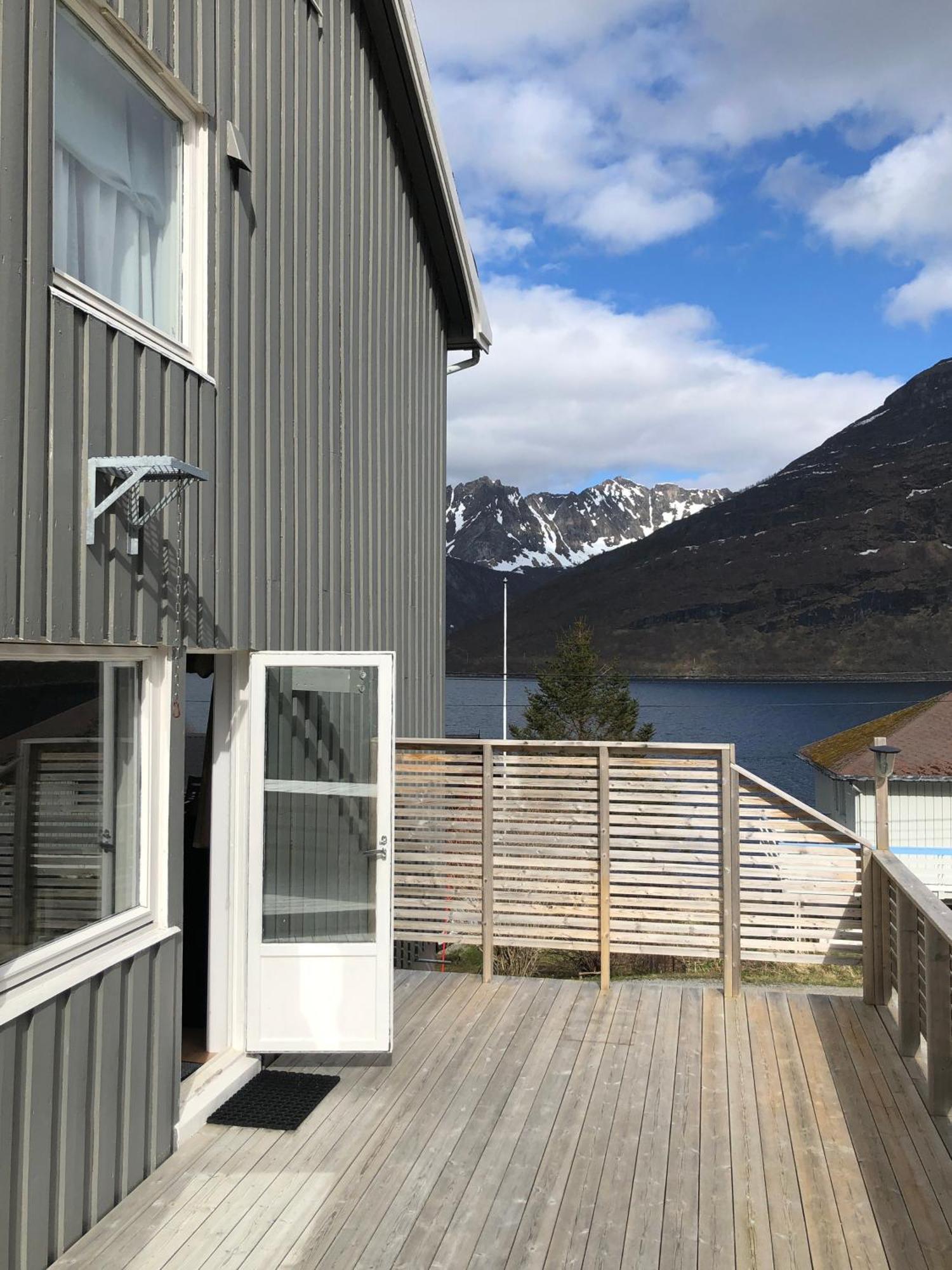 Segla Guesthouse - With View Of Fjord Fjordgard Bagian luar foto