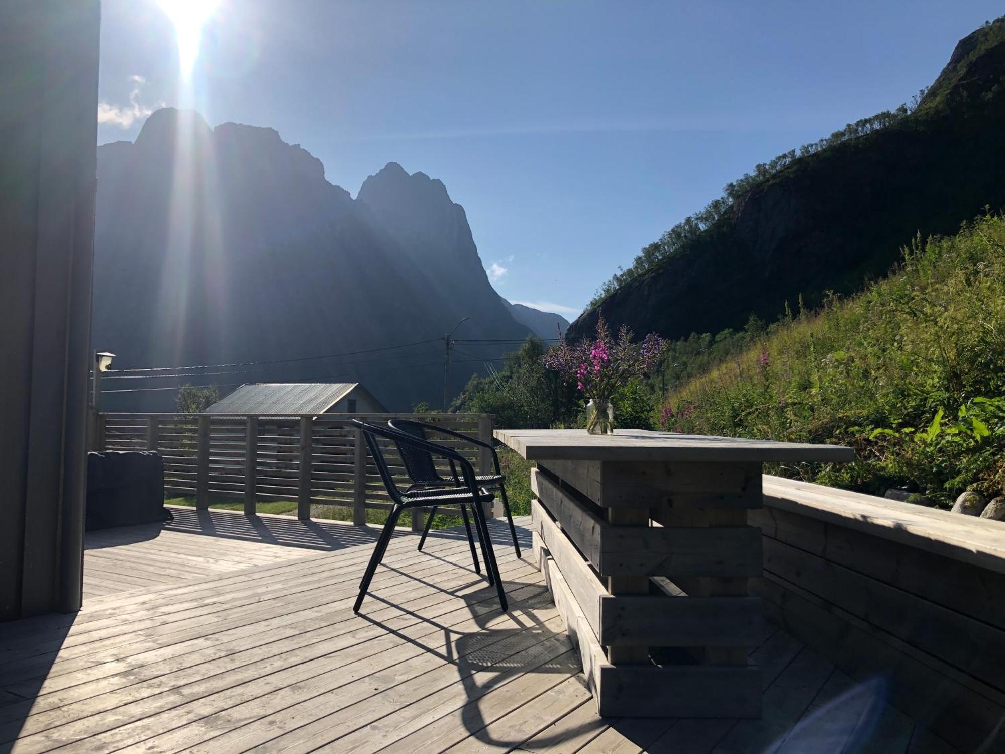 Segla Guesthouse - With View Of Fjord Fjordgard Bagian luar foto