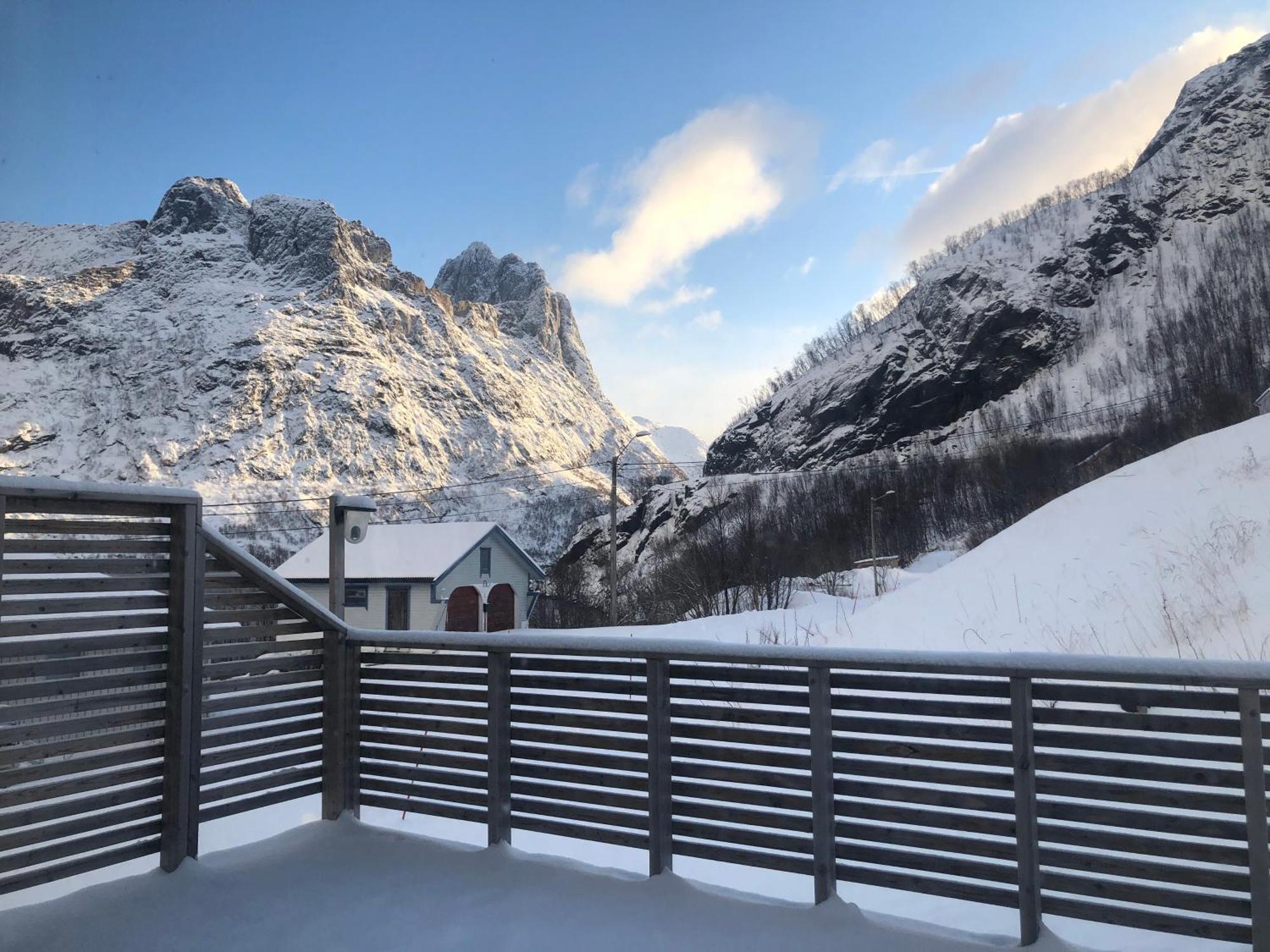 Segla Guesthouse - With View Of Fjord Fjordgard Bagian luar foto